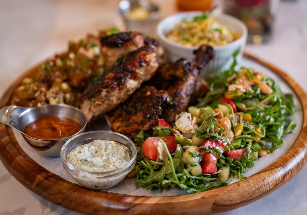 https://edgeofgalena.com/images/carousel/goldmoor-inn-chicken-dinner-for-two.jpg